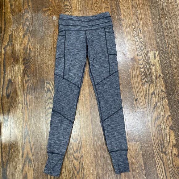 Athleta Grey Leggings Size EXTRA SMALL Grey Black 7/8 Length Compressiom - Picture 2 of 10